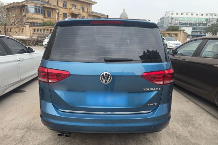 Used Volkswagen Touran 2018 Volkswagen Touran L 280TSI DSG Luxury Edition 6-seater