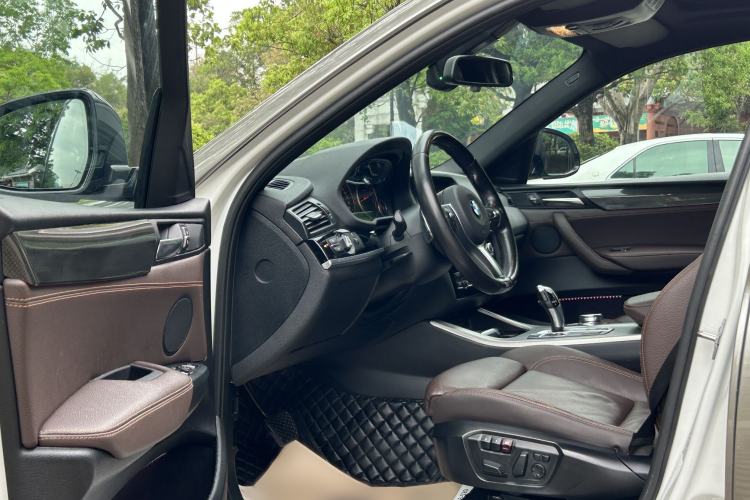 Used BMW X4 2016 xDrive20i M Sport Edition Interior 4