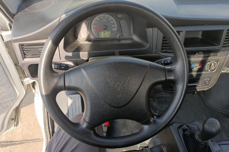 Used Wuling Zhiguang Small Truck 2020 1.2L Single Cab Steering Wheel