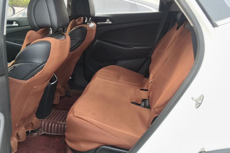 Used Hyundai Tucson 2018 1.6T Dual-Clutch Two-Wheel Drive 15th Anniversary Special Edition Left Rear Seat