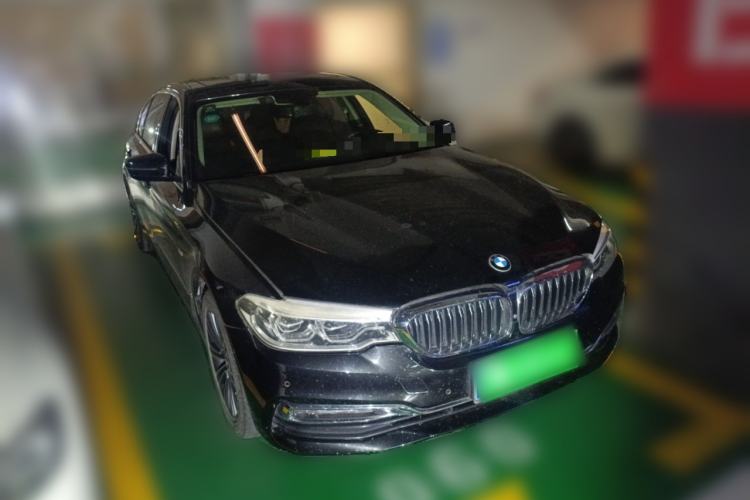 Used BMW 5 Series 2018 530Li Luxury Edition Premium Package Front Right 45 Deg