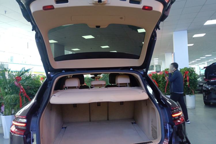 Used Porsche Macan 2016 Macan 2.0T Trunk