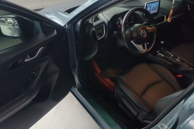 Used Mazda Mazda 3 Axela 2014 Sedan 1.5L Automatic Comfort Model