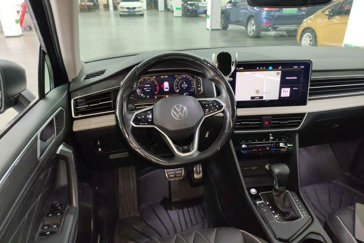 Used Volkswagen Tiguan L 2023 Restyled 330TSI Automatic Two-Wheel Drive R-Line Enhanced Comfort Version Steering Wheel