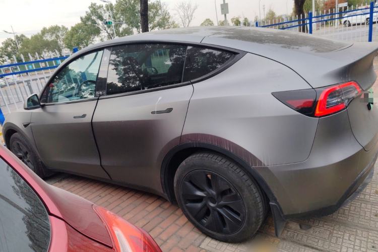 Used Tesla Model Y 2023 Long-Range All-Wheel-Drive Version

