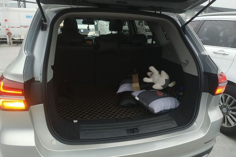 Used Roewe RX5 2020 20T Automatic 4G Connected Million Edition Trunk