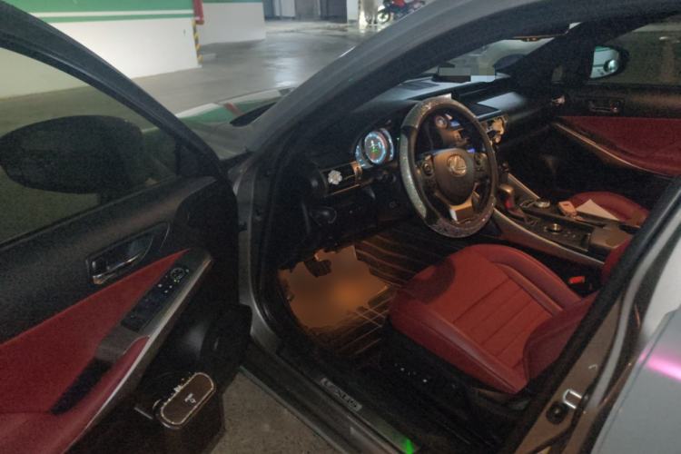 Used Lexus IS 2015 200t F SPORT Driver Seat