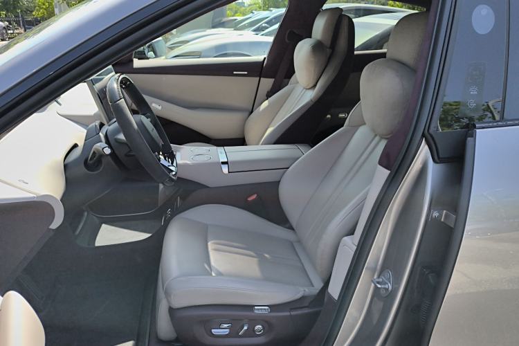 Used Xiaomi Auto YU7 2025 Ultra-Long Range High-Performance All-Wheel-Drive Max Edition
