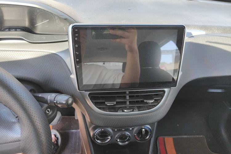 Used Peugeot 2008 2015 1.6L Automatic Playcool Edition
