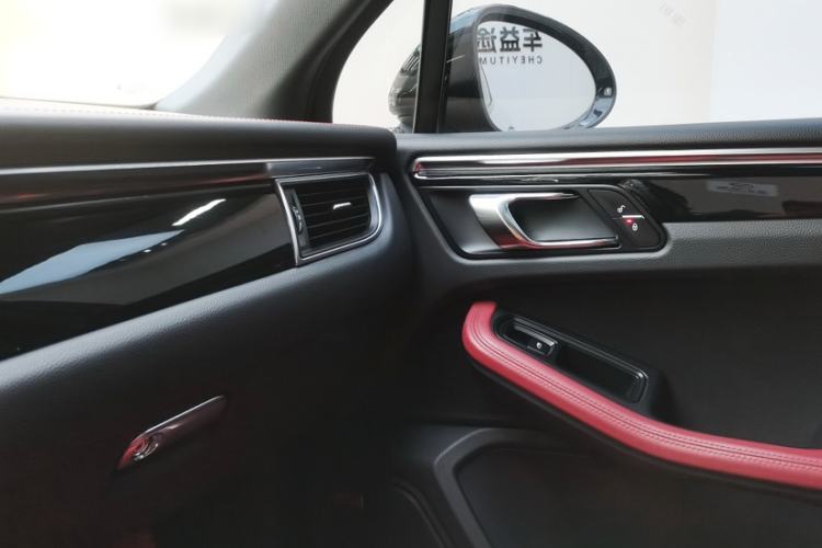 Used Porsche Macan 2017 Macan S 3.0T Interior 8