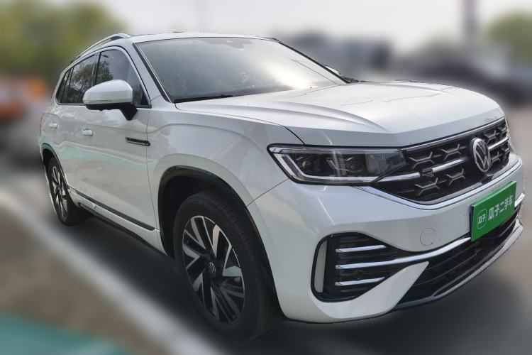 Used Volkswagen Tayron 2023 330TSI Two-Wheel-Drive R-Line High-Energy Version Front Right 45 Deg