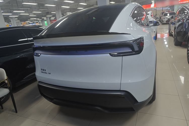 Used Tesla Model Y L 2025 Model Long-Range All-Wheel-Drive Version