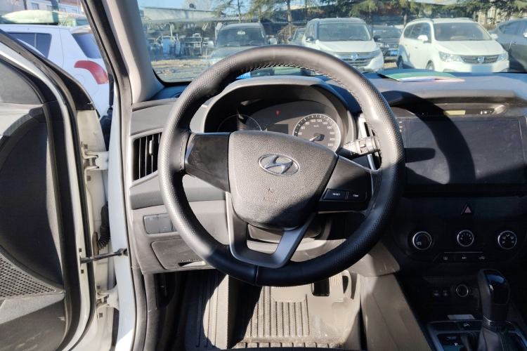 Used Hyundai ix25 2015 1.6L Automatic Two-Wheel Drive Smart GLS Trim Steering Wheel