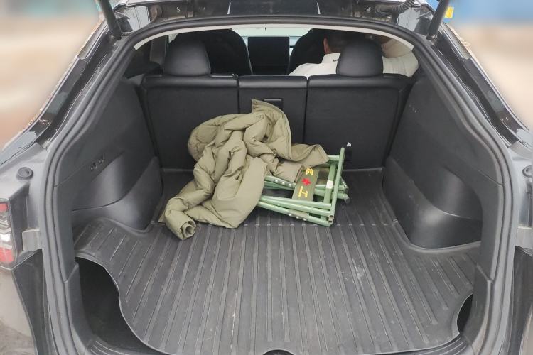 Used Tesla Model Y 2023 Long-Range All-Wheel-Drive Version