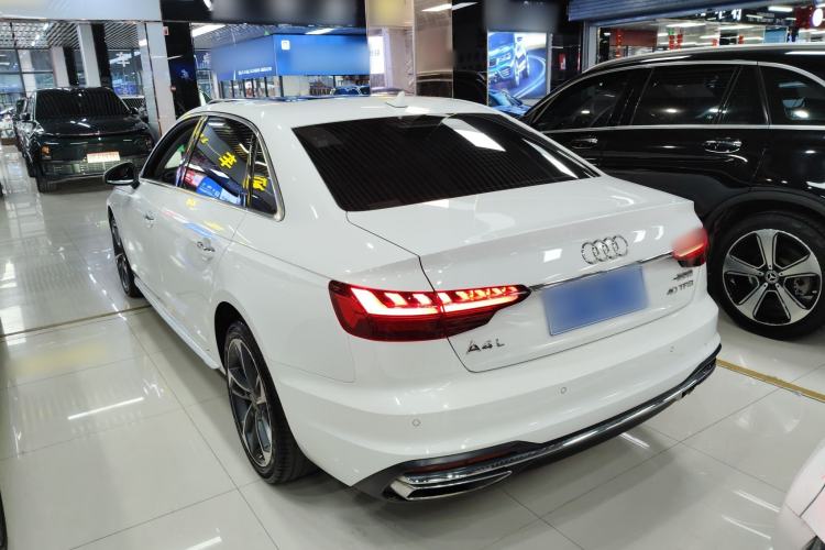 Used Audi A4L 2020 40 TFSI Fashionable and Elegant Model
