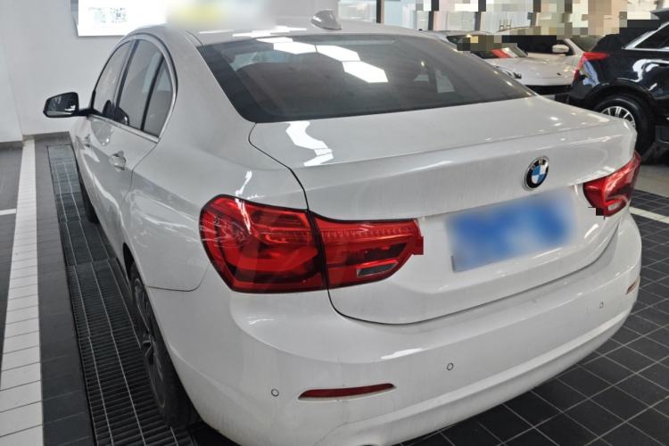 Used BMW 1 Series 2019 118i Fashion Model Rear Left 45 Deg