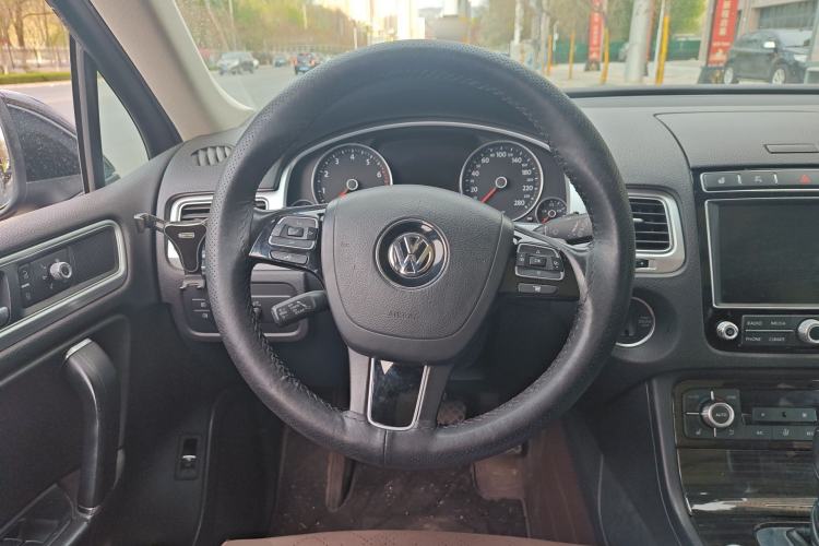 Used Volkswagen Touareg 2017 3.0 TSI Yuyue Model Steering Wheel