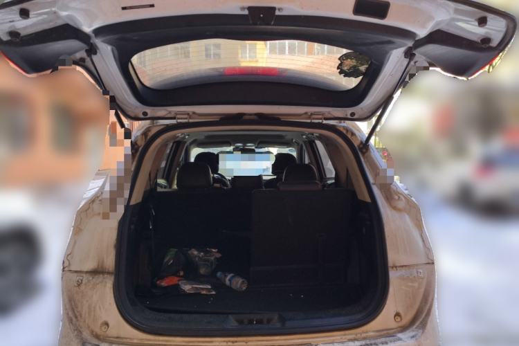 Used Dongfeng Fengon 580 2016 1.5T Manual Luxury Edition Trunk