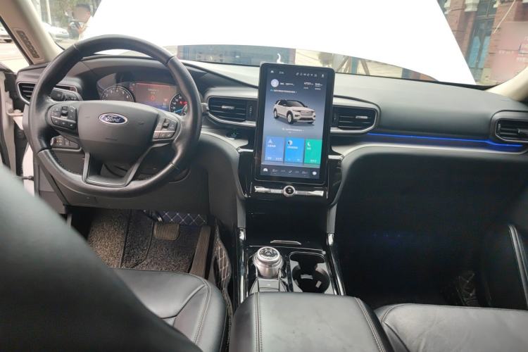 Used Ford Explorer 2020 EcoBoost 285 4x4 Trend Edition 7-Seater Center Console