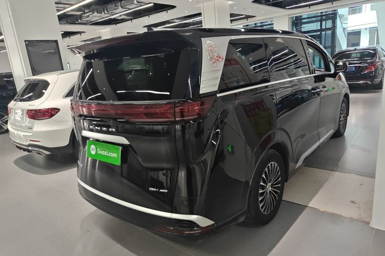 Used Denza D9 2022 DM-i 970 Four-Wheel Drive Prestige Model Rear Right 45 Deg