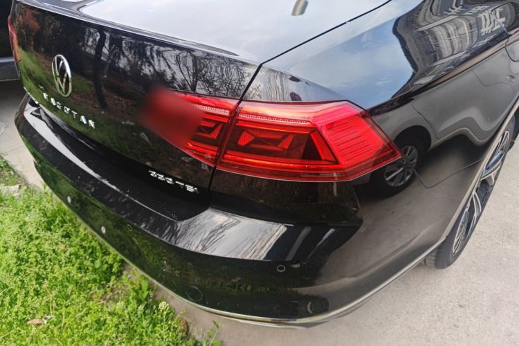 Used Volkswagen Magotan 2020 330TSI DSG Luxury Edition Right Rear Taillight