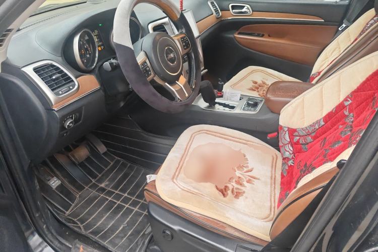 Used Jeep Grand Cherokee 2011 5.7L Flagship Navigation Edition
