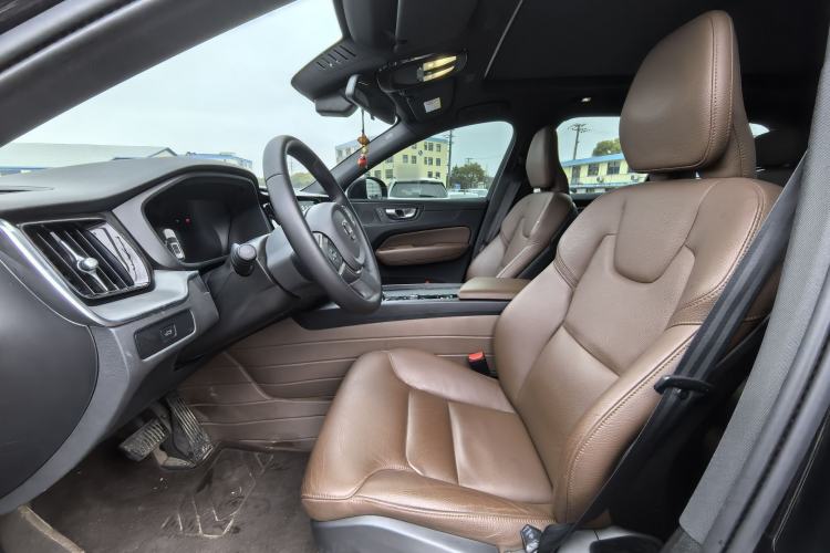 Used Volvo XC60 2024 B5 4x4 Smart Luxury Edition