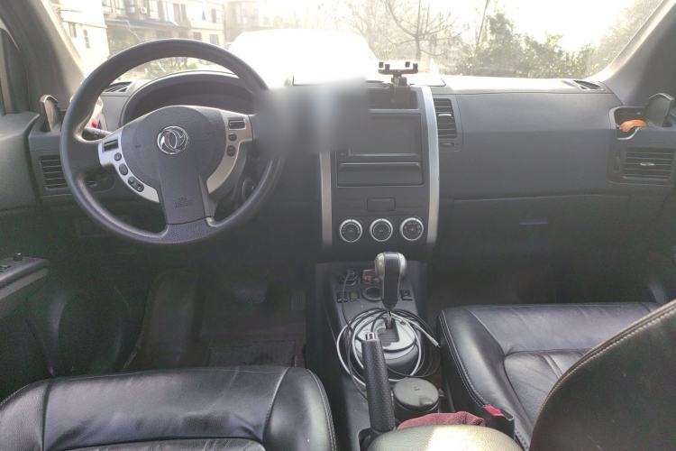 Used Dongfeng Fengdu MX6 2015 2.0L CVT Two-Wheel Drive Dream Edition
