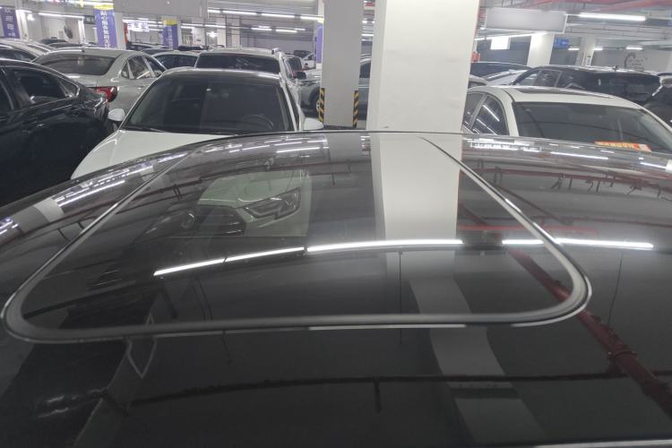 Used Mercedes-Benz E-Class 2018 E 200 L Roof