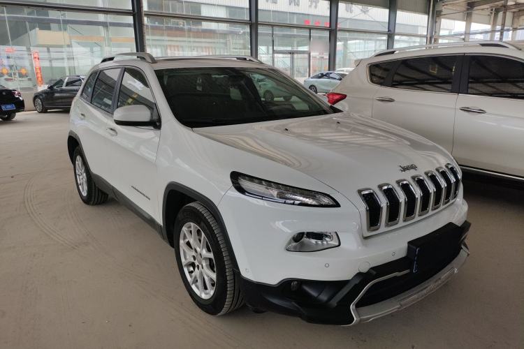 Used Jeep Cherokee 2016 2.0L Superior Edition