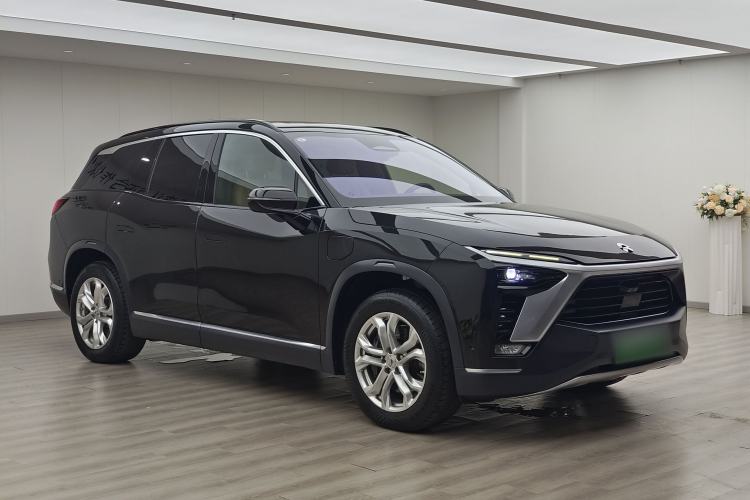 Used Nio ES8 2020 415 km Range 7-Seater Version Front Right 45 Deg
