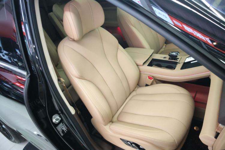 Used Hima AITO M7 2024 1.5T Intelligent Driving Rear-Drive Pro Version 6 Seats Right Front Seat