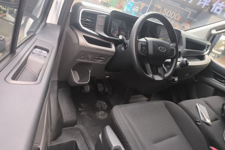 Used Ford Transit 2023 2.0T Gasoline Manual Multifunction Commercial Vehicle Short Wheelbase Low Roof 5/6 Seats
