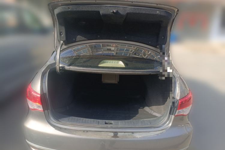 Used Nissan Sylphy 2012 Classic 1.6XE Manual Comfort Edition Trunk