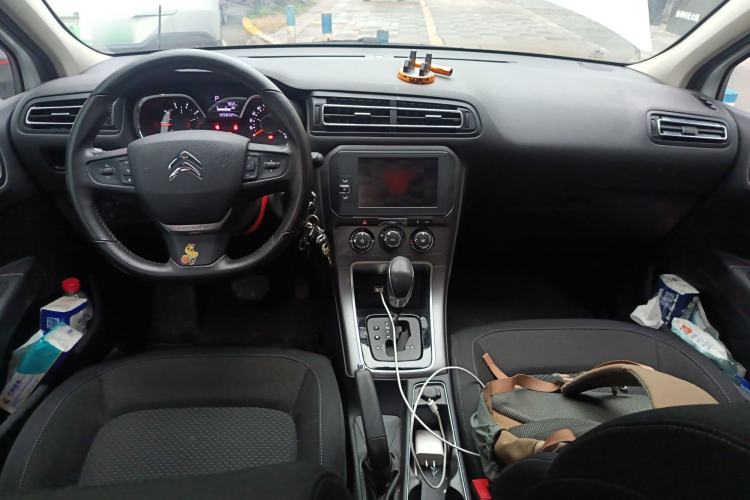 Used Citroen C4 Sega 2018 1.6L Automatic Luxury Model Center Console