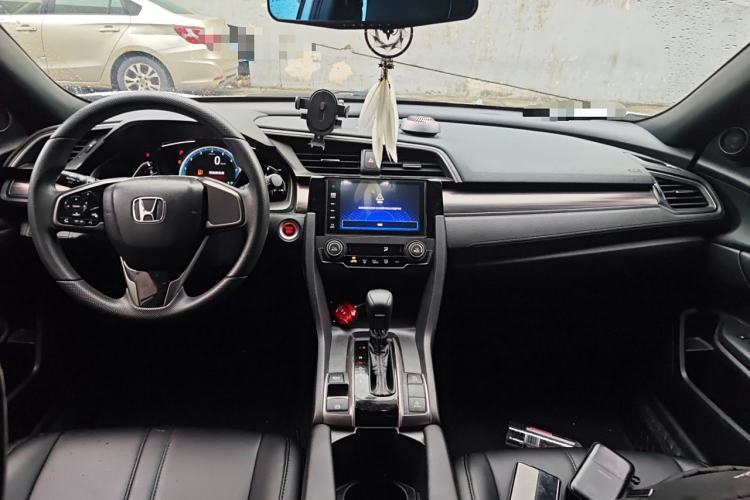 Used Honda Civic 2021 HATCHBACK 220TURBO CVT New Trendsetter Center Console