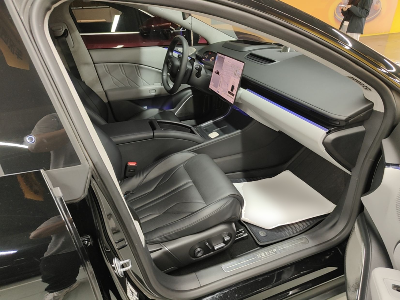 Zeekr 007 2025 Long-Range All-Wheel-Drive Intelligent Driving Version 100 kWh — снимка 19