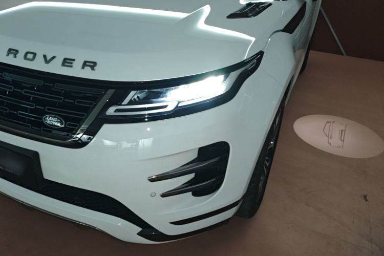 Used Land Rover Range Evoque 2024 Aurora L 249 PS Prestige Light-Chasing Edition
