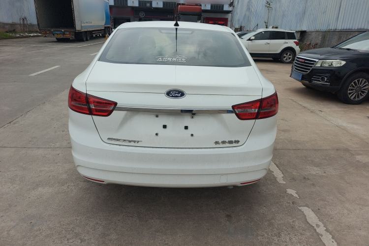 Used Ford Escort 2015 1.5L Automatic Fashion Model
