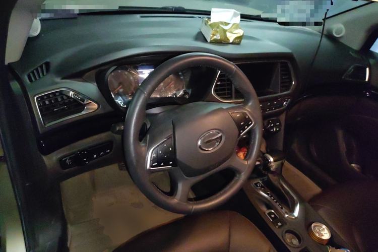 Used GAC Trumpchi GS4 2017 235T Automatic Two-Wheel Drive Luxury Smart Connectivity Version Center Console