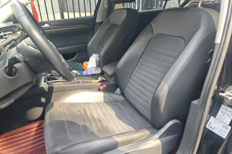 Used Volkswagen Magotan 2017 330TSI DSG Luxury Model
