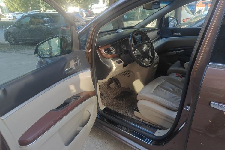 Used Buick GL8 2018 28T Luxury Model China VI Standard
