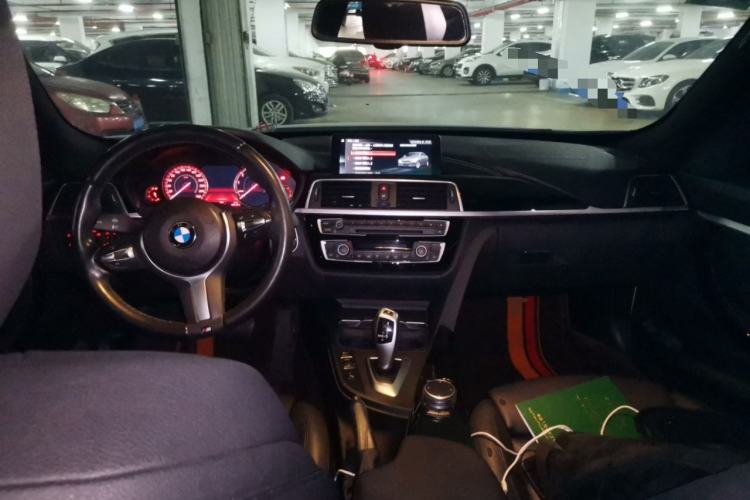 Used BMW 3 Series GT 2020 320i M Sport Package Center Console