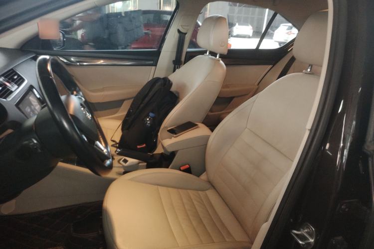 Used Skoda Octavia 2017 1.6L Automatic Smart Drive Edition Left Front Seat