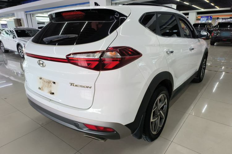 Used Hyundai Tucson 2019 280TGDi Dual-Clutch Two-Wheel Drive Fashion Edition China VI Standard
