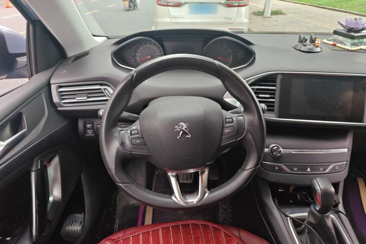 Used Peugeot 308S 2015 1.2T Automatic Jingchi Edition Steering Wheel