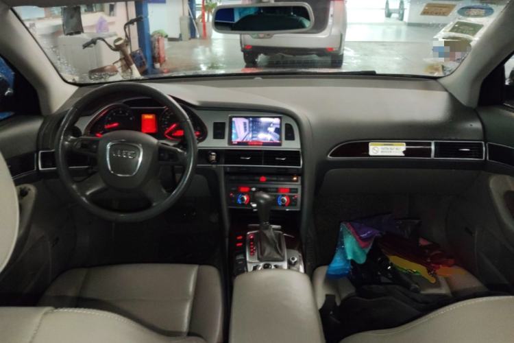 Used Audi A6L 2006 3.2 FSI Technology Leading Edition Center Console