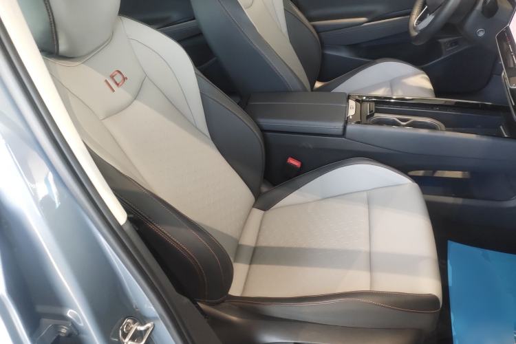 Used Volkswagen ID.7 VIZZION 2024 AIR model Right Front Seat