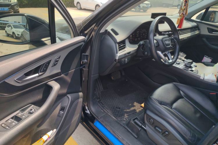 Used Audi Q7 2019 45 TFSI Comfort Model
