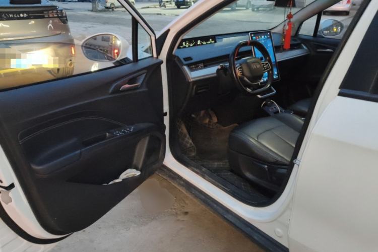 Used NETA V 2021 Long-Range Entertainment Edition Upgrade Model Driver Seat